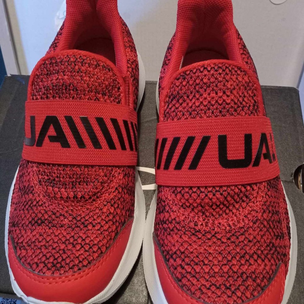 Under Armour UA Surge 3  Slip-On Running Shoes Size 11K